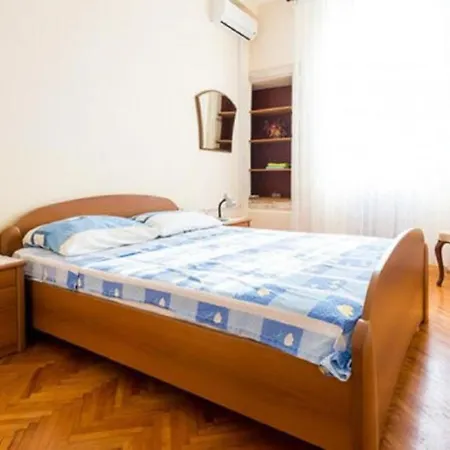 Apartment Gverovic-twin With External Bathroom 1 And Sea View *